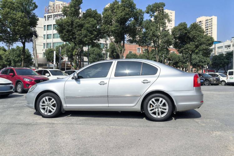Used Skoda Octavia 2014 1.6L Automatic Yijun Edition Exterior 5