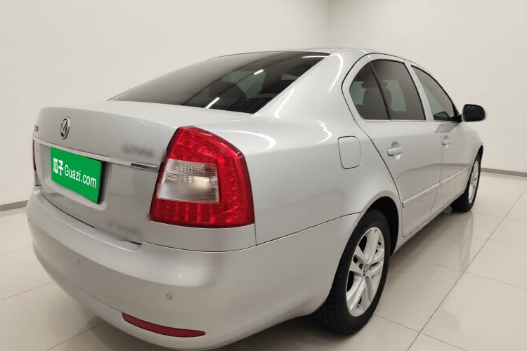 Used Skoda Octavia 2014 1.6L Automatic Yijun Edition Exterior 5