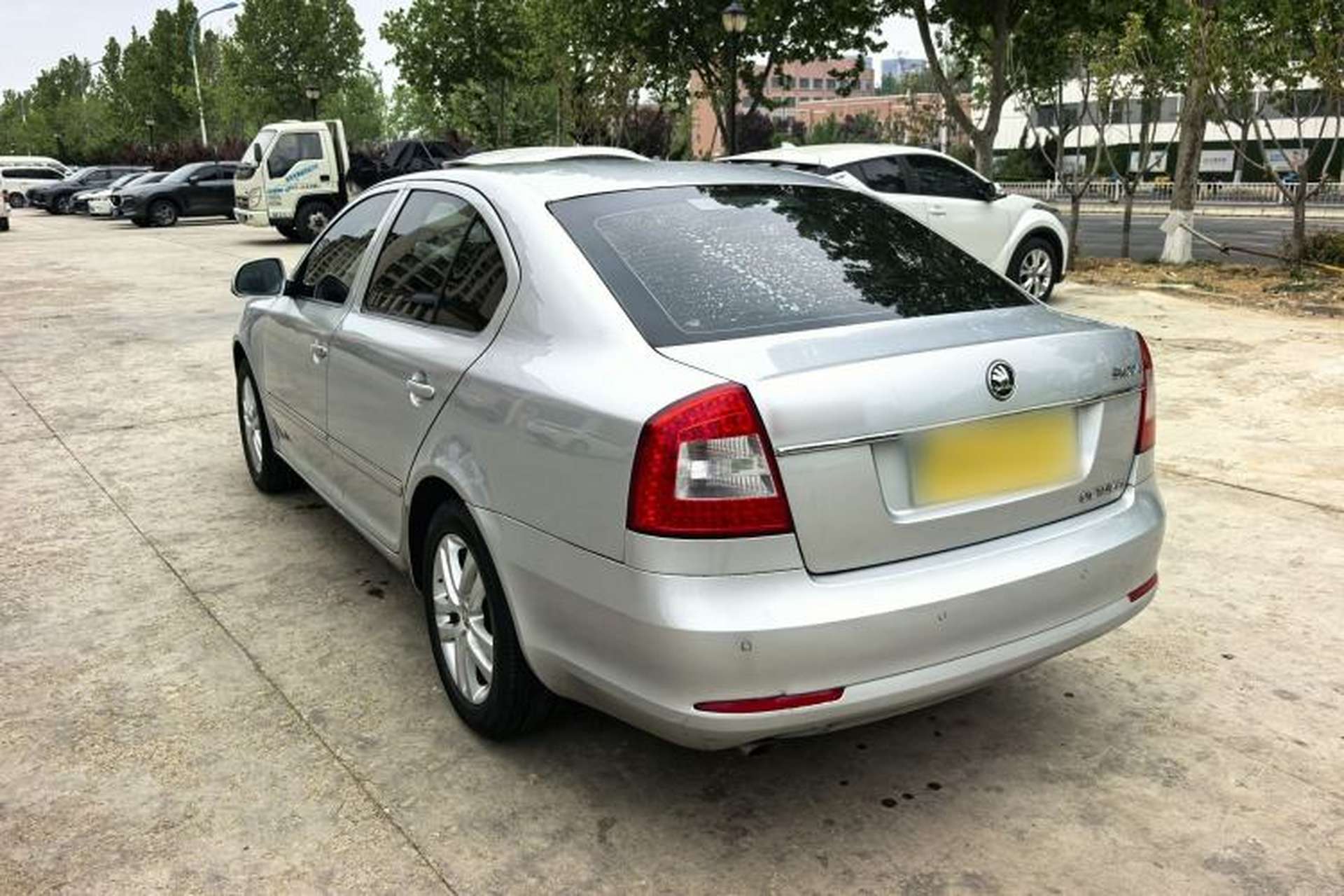Used Skoda Octavia 2014 1.6L Automatic Yijun Edition Exterior 7
