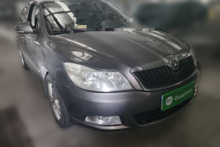 Used Skoda Octavia 2014 1.6L Automatic Yijun Edition Front Right 45 Deg