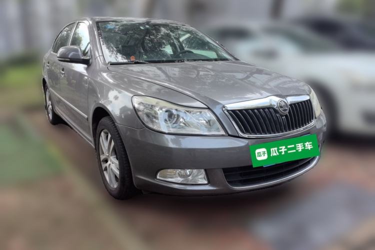 Used Skoda Octavia 2014 1.6L Automatic Yijun Edition Front Right 45 Deg