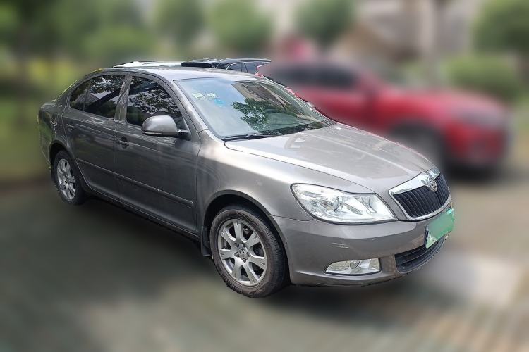 Used Skoda Octavia 2014 1.4TSI DSG Eado Edition Front Right 45 Deg
