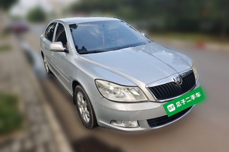 Used Skoda Octavia 2014 1.6L Automatic Yijie Edition Front Right 45 Deg