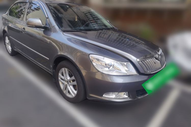 Used Skoda Octavia 2014 1.6L Automatic Yijun Edition Front Right 45 Deg