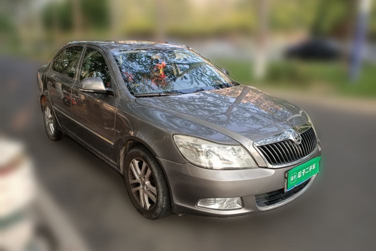 Used Skoda Octavia 2014 1.4TSI Manual Yijun Edition Front Right 45 Deg