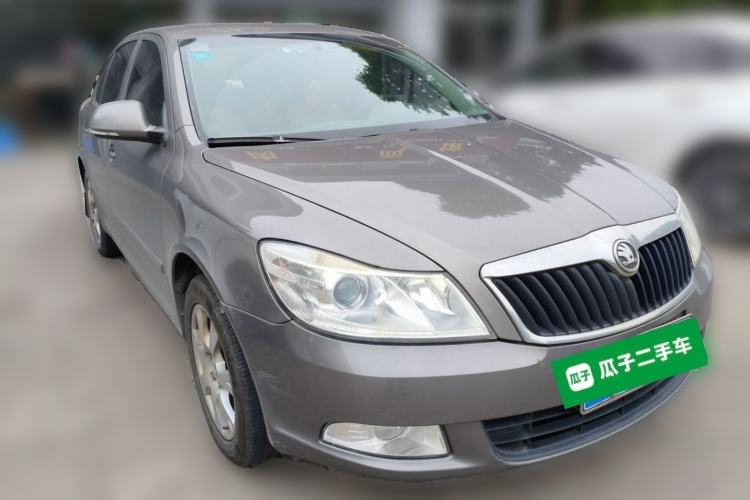 Used Skoda Octavia 2014 1.6L Automatic Yijie Edition Front Right 45 Deg