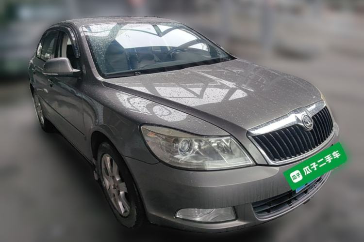 Used Skoda Octavia 2014 1.6L Automatic Yijie Edition Front Right 45 Deg