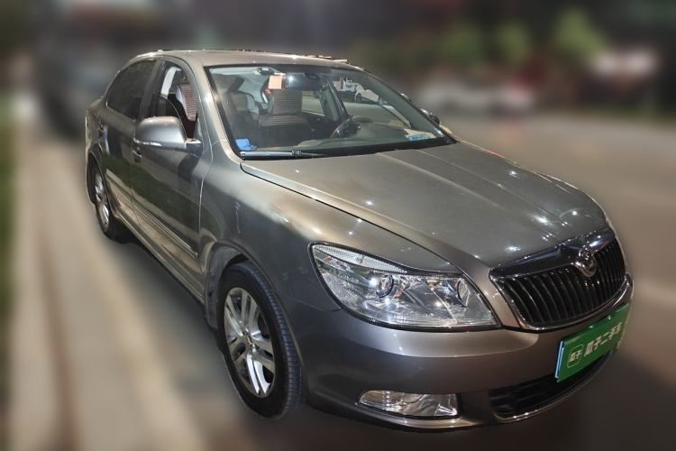 Used Skoda Octavia 2014 1.6L Automatic Yijun Edition Front Right 45 Deg