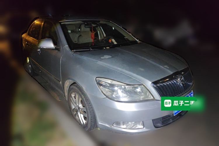 Used Skoda Octavia 2014 1.6L Automatic Yijun Edition Front Right 45 Deg