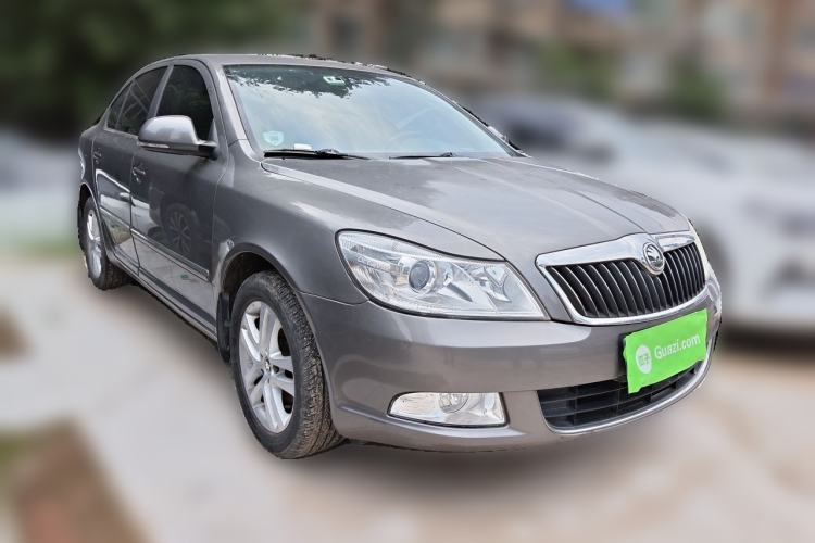 Used Skoda Octavia 2014 1.6L Automatic Yijun Edition Front Right 45 Deg