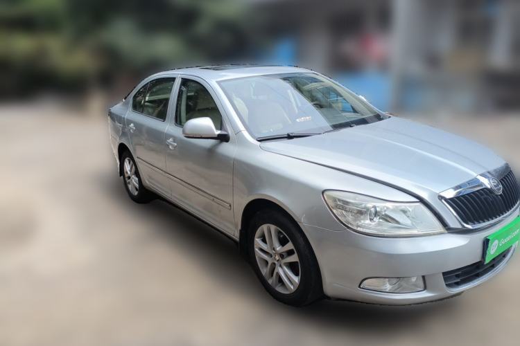 Used Skoda Octavia 2014 1.6L Automatic Yijun Edition Front Right 45 Deg