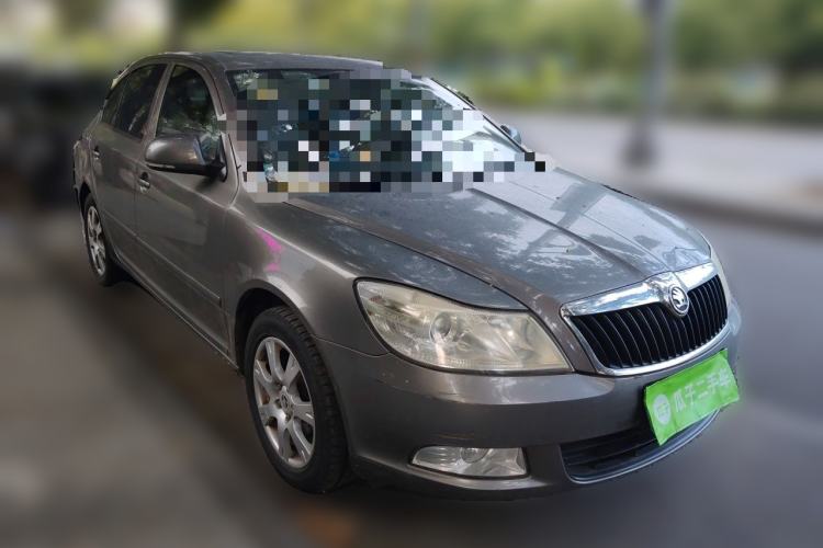 Used Skoda Octavia 2014 1.6L Automatic Yijie Edition Front Right 45 Deg