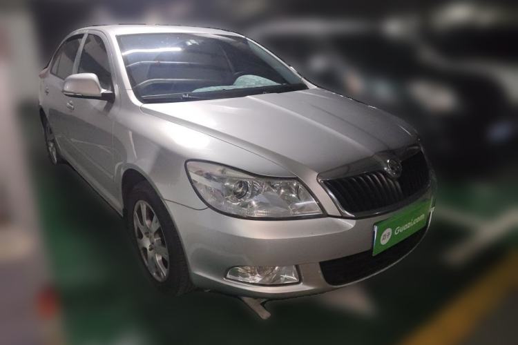 Used Skoda Octavia 2014 1.6L Automatic Yijie Edition Front Right 45 Deg