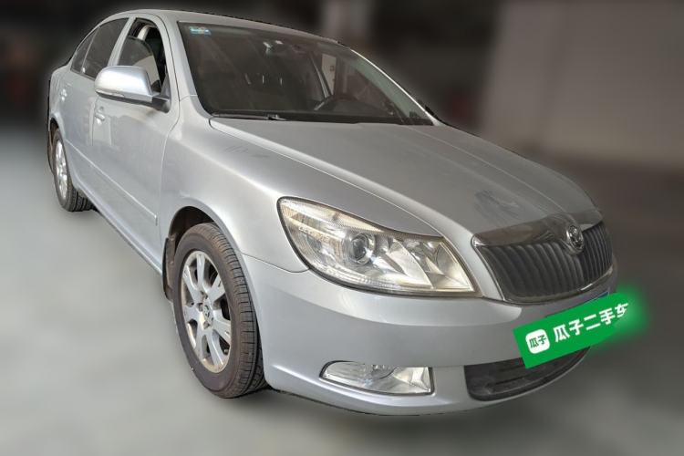 Used Skoda Octavia 2014 1.6L Automatic Yijie Edition Front Right 45 Deg
