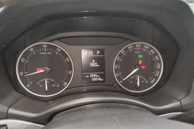 Used Skoda Octavia 2014 1.6L Automatic Yijun Edition Instrument Cluster