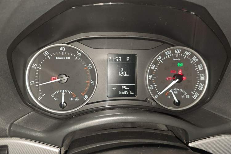 Used Skoda Octavia 2014 1.6L Automatic Yijie Edition Instrument Cluster