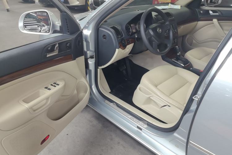 Used Skoda Octavia 2014 1.6L Automatic Yijun Edition Interior 1