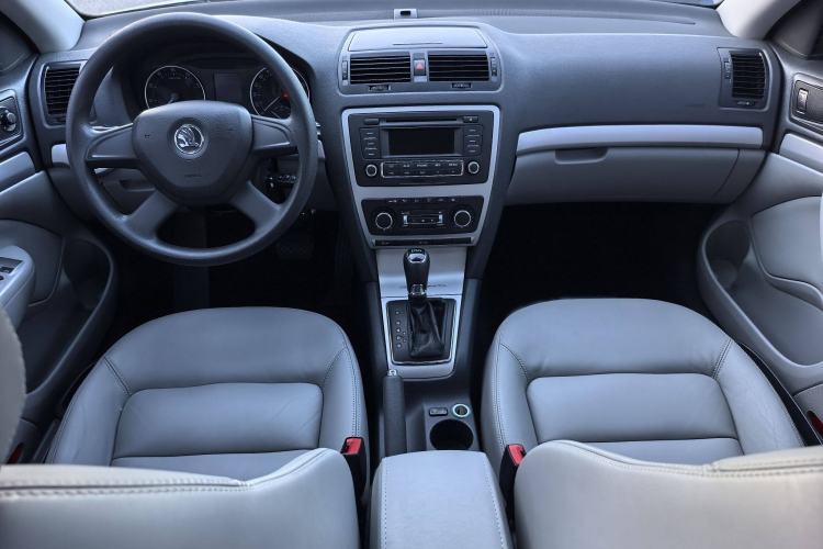 Used Skoda Octavia 2014 1.8TSI DSG Yijun Edition Interior 1