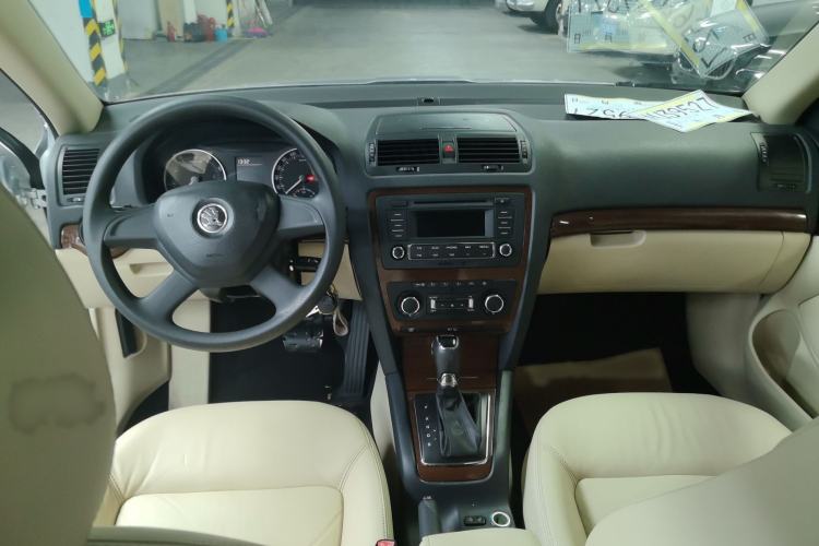 Used Skoda Octavia 2014 1.6L Automatic Yijun Edition Interior 2