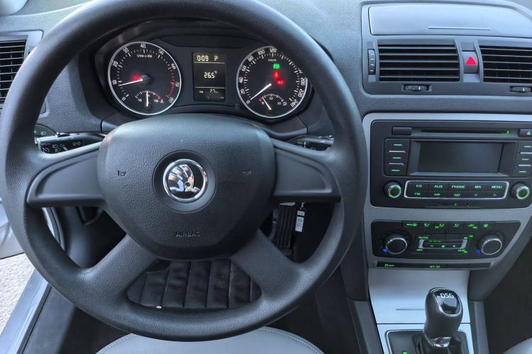 Used Skoda Octavia 2014 1.8TSI DSG Yijun Edition Interior 2
