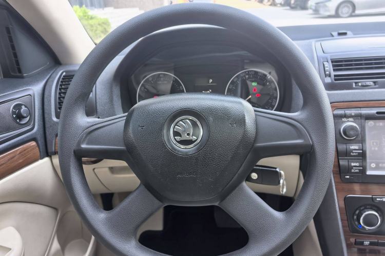 Used Skoda Octavia 2014 1.6L Automatic Yijun Edition Interior 3