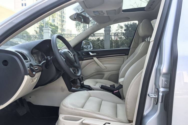 Used Skoda Octavia 2014 1.6L Automatic Yijun Edition Interior 4