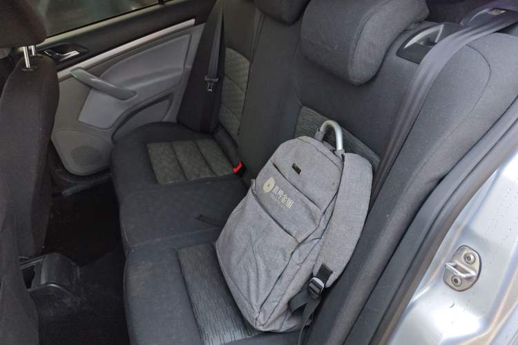 Used Skoda Octavia 2014 1.6L Automatic Eado Edition Interior 4