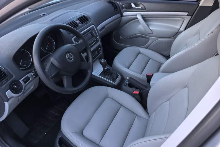 Used Skoda Octavia 2014 1.8TSI DSG Yijun Edition Interior 4