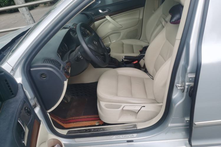 Used Skoda Octavia 2014 1.6L Manual Yijun Edition Left Front Seat
