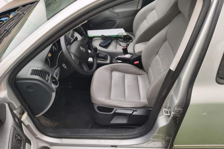 Used Skoda Octavia 2014 1.6L Automatic Yijun Edition Left Front Seat