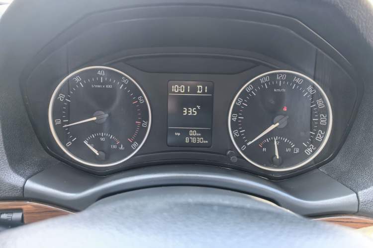 Used Skoda Octavia 2014 1.6L Automatic Yijun Edition Odometer Close Up
