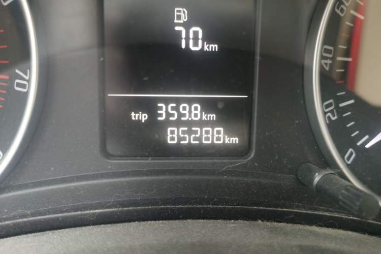 Used Skoda Octavia 2014 1.6L Manual Yijun Edition Odometer Close Up