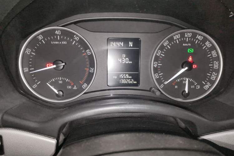 Used Skoda Octavia 2014 1.6L Automatic Yijun Edition Odometer Close Up