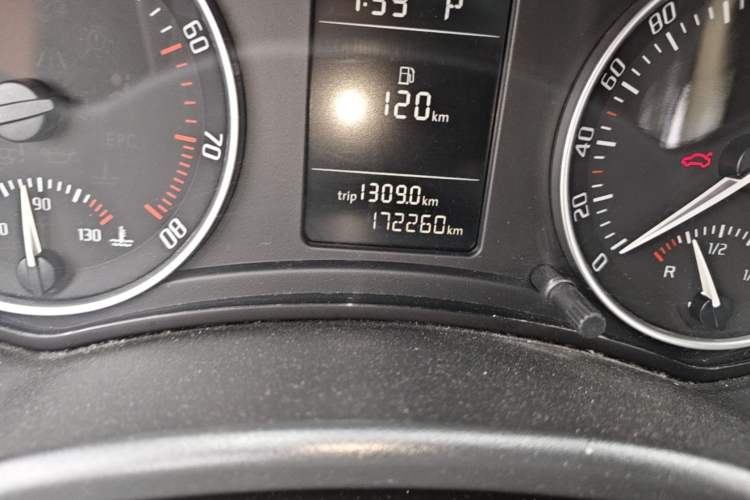Used Skoda Octavia 2014 1.6L Automatic Eado Edition Odometer Close Up