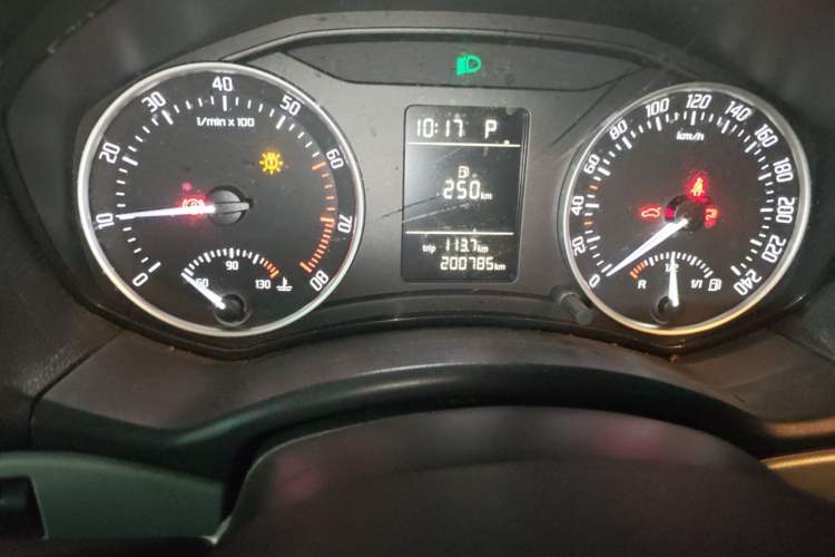 Used Skoda Octavia 2014 1.6L Automatic Yijun Edition Odometer Close Up
