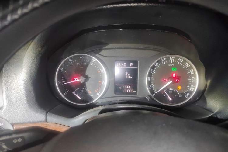 Used Skoda Octavia 2014 1.6L Automatic Yijun Edition Odometer Close Up