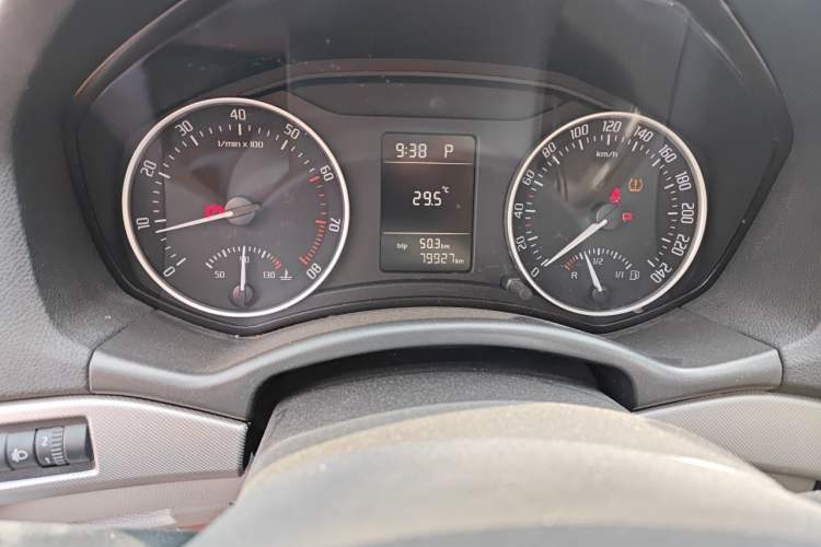 Used Skoda Octavia 2014 1.6L Automatic Yijun Edition Odometer Close Up