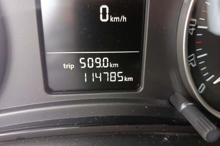 Used Skoda Octavia 2014 1.6L Automatic Yijun Edition Odometer Close Up