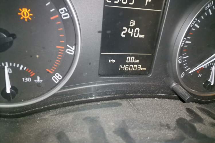 Used Skoda Octavia 2014 1.6L Automatic Yijie Edition Odometer Close Up