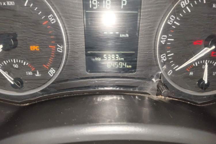 Used Skoda Octavia 2014 1.6L Automatic Yijie Edition Odometer Close Up