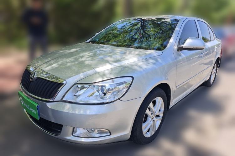 Used Skoda Octavia 2014 1.6L Automatic Yijun Edition Guazi used car, China used car export, Used car for sale, Used cars, Cheapest cars for sale