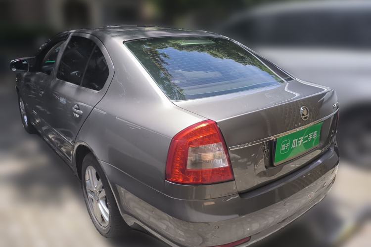 Used Skoda Octavia 2014 1.6L Manual Yijun Edition Rear Left 45 Deg