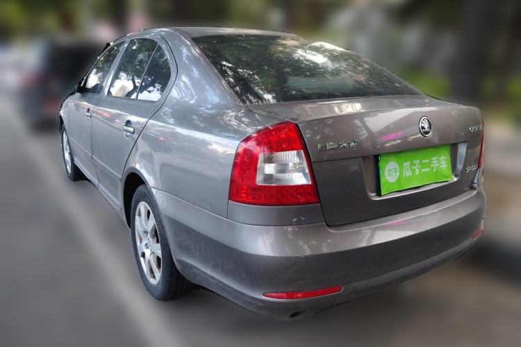 Used Skoda Octavia 2014 1.6L Automatic Yijie Edition Rear Left 45 Deg