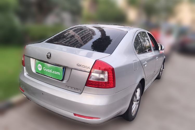 Used Skoda Octavia 2014 1.6L Automatic Yijun Edition Rear Right 45 Deg