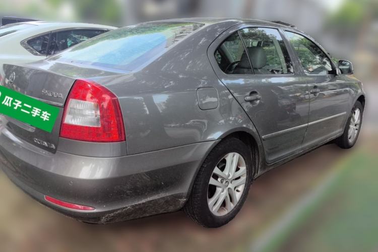 Used Skoda Octavia 2014 1.6L Automatic Yijun Edition Rear Right 45 Deg