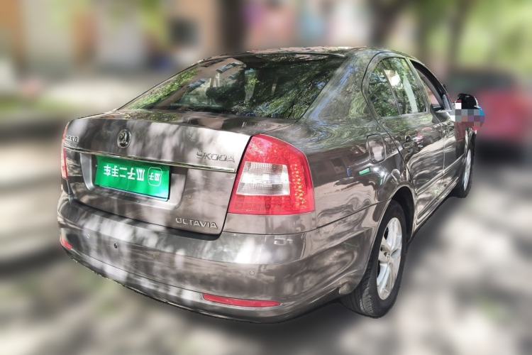 Used Skoda Octavia 2014 1.6L Manual Yijun Edition Rear Right 45 Deg