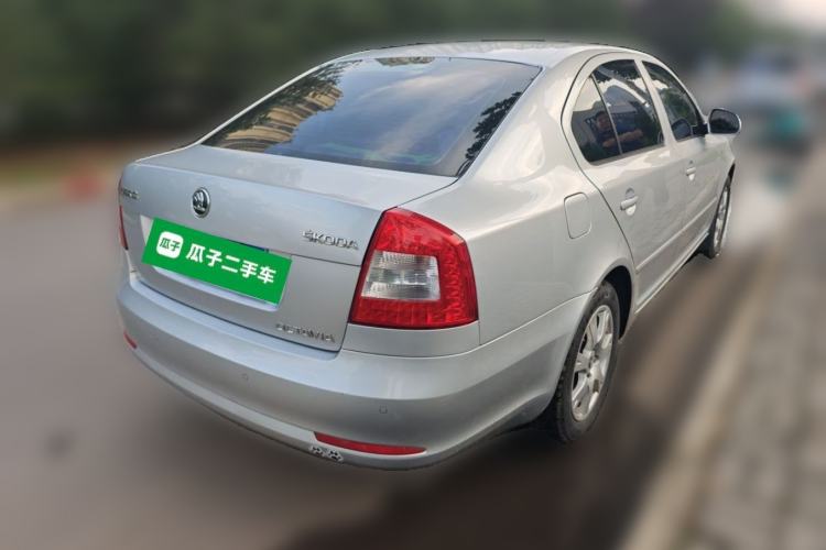 Used Skoda Octavia 2014 1.6L Automatic Yijie Edition Rear Right 45 Deg