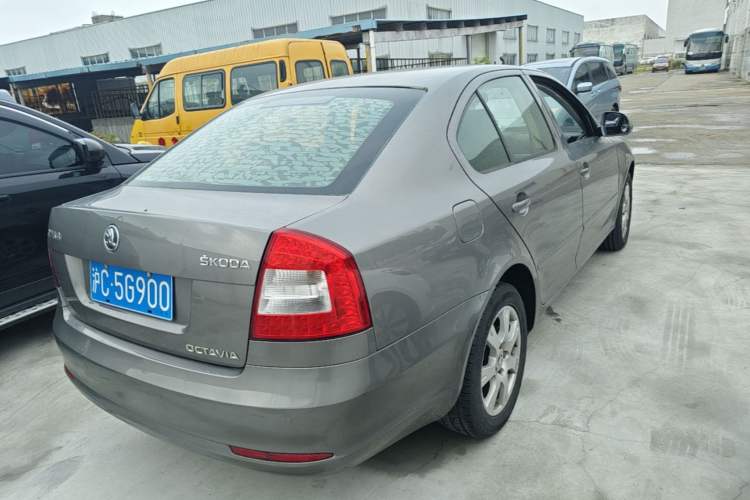 Used Skoda Octavia 2014 1.6L Automatic Eado Edition Rear Right 45 Deg