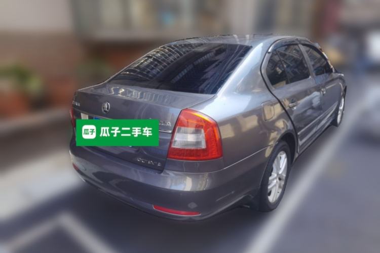 Used Skoda Octavia 2014 1.6L Automatic Yijun Edition Rear Right 45 Deg