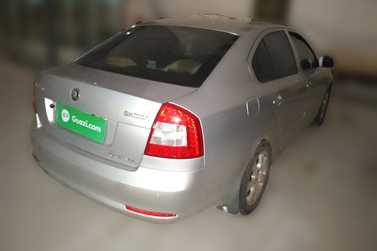 Used Skoda Octavia 2014 1.6L Manual Yijie Edition Rear Right 45 Deg